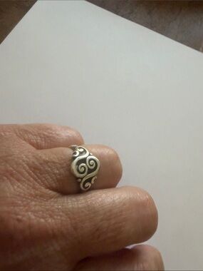 James Avery Silver Heart Scroll Ring